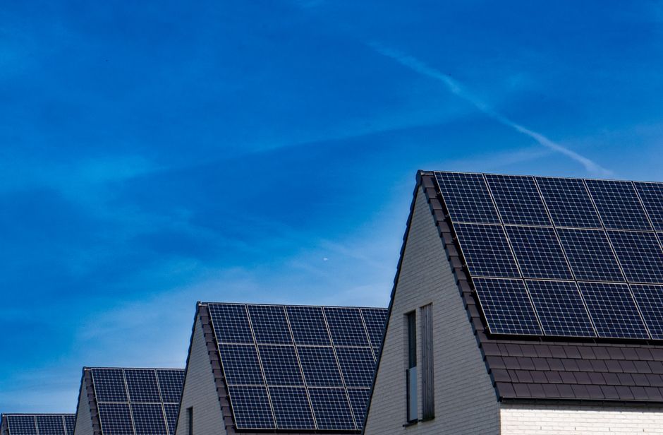 Installation solaire sur la toiture d'une maison individuelle dans le Sud-Ouest