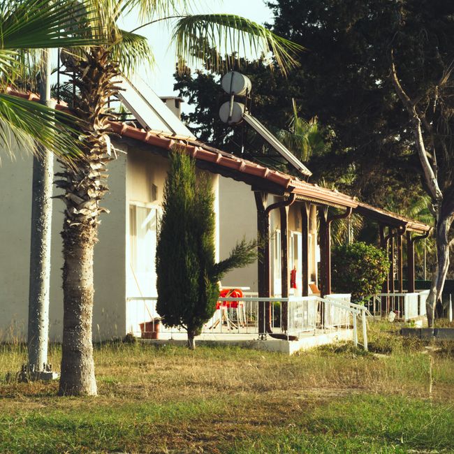 Installation solaire avec batterie de stockage sur villa